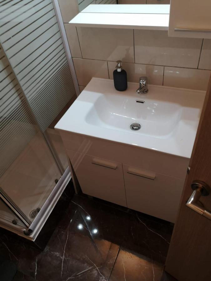 Apartmani Zdenka Savar-Maslina Dış mekan fotoğraf